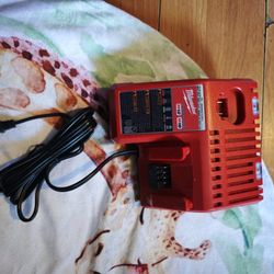 M18 And M12 Milwaukee Battery Charger 