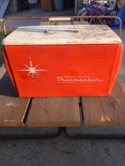 Vintage ice chest 1950s