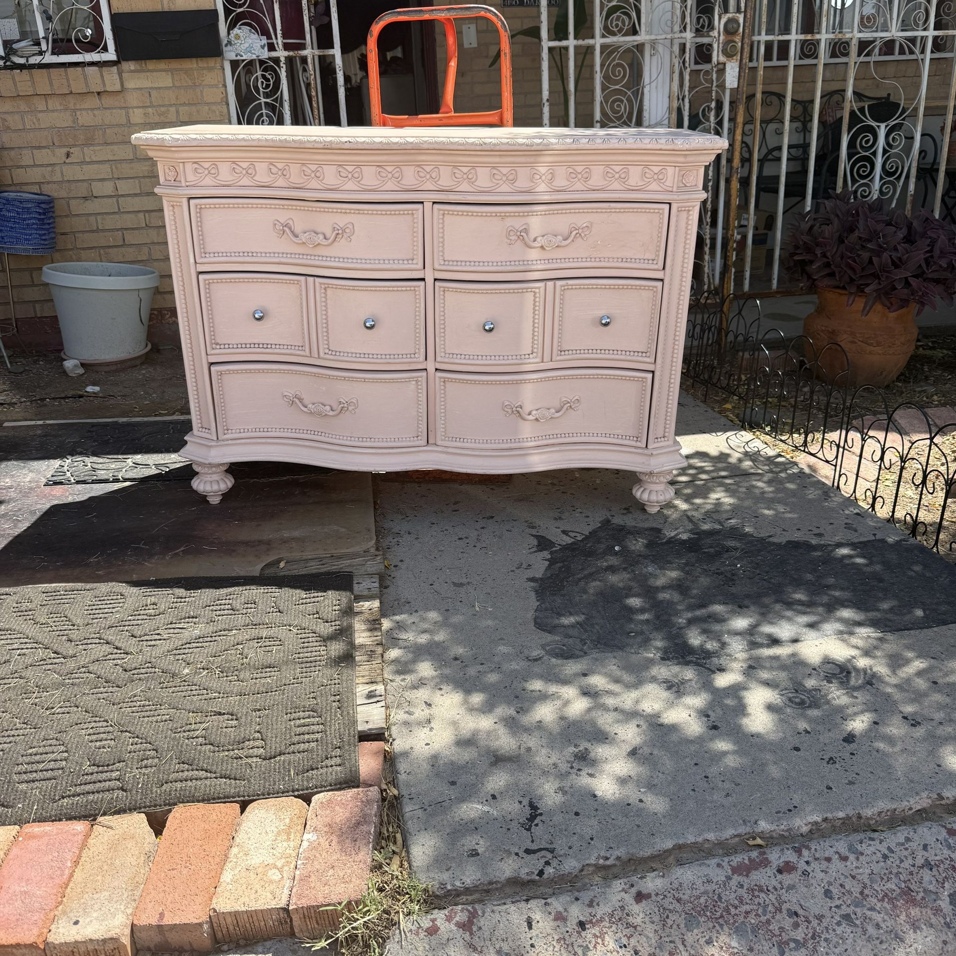 ❤️BEAUTIFUL GENUINE DISNEY BRAND DRESSER- SOLID WOOD 48” X 18” X 33.5”❤️