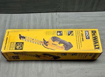 DEWALT Compact Hedge Trimmer