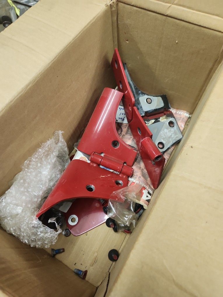 04 Jeep Wrangler Stock Windshield Hinges