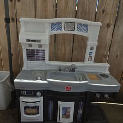 Kids Outdoor Kitchen
