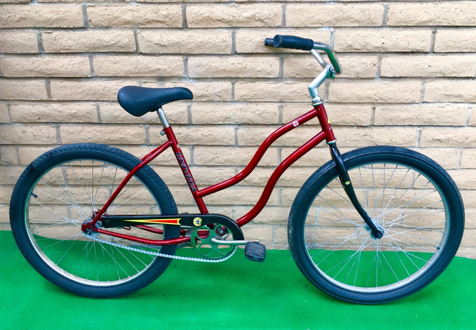 Univega online beach cruiser