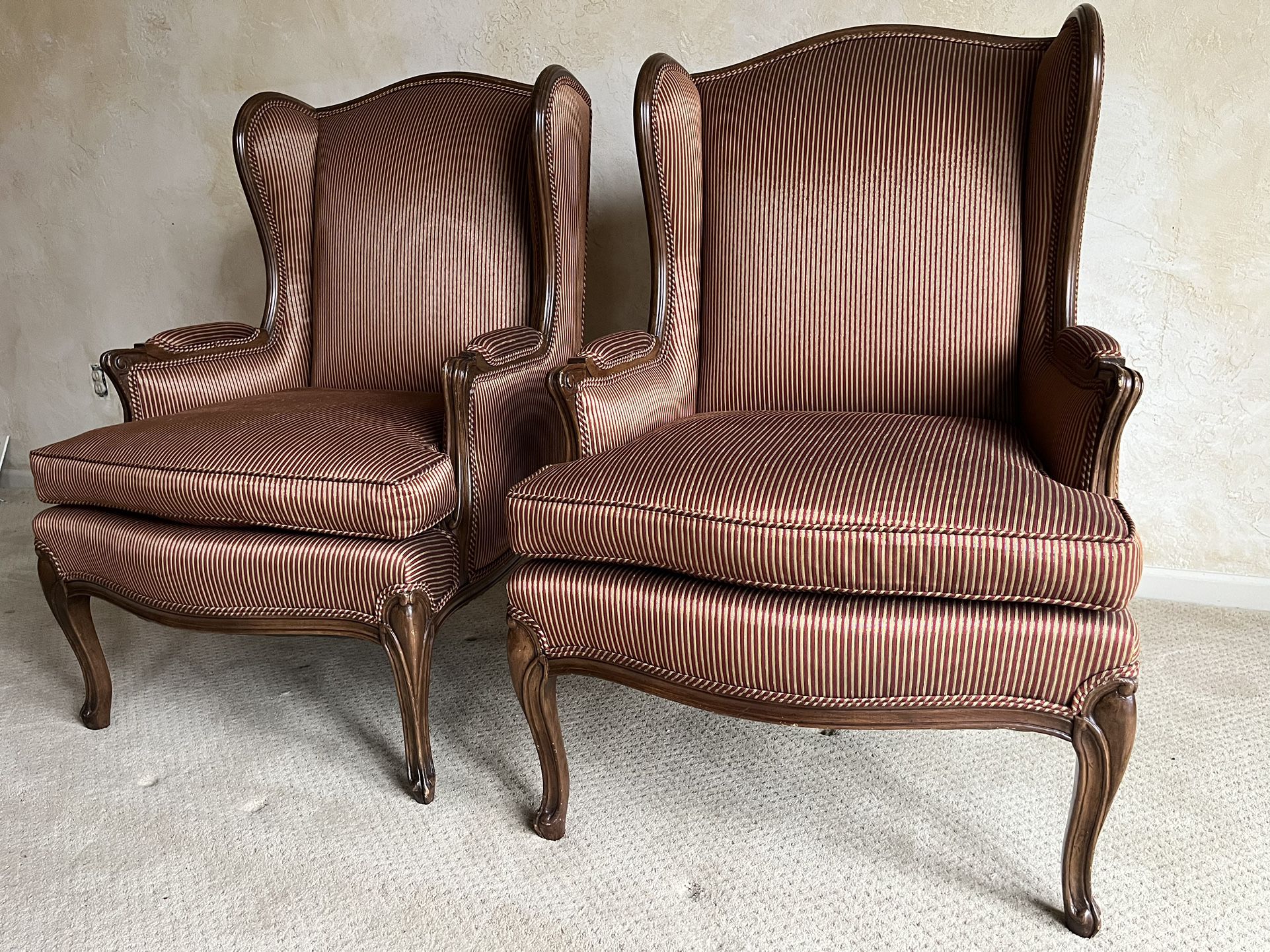 •••Queen Anne Vintage Wing Chairs••• 