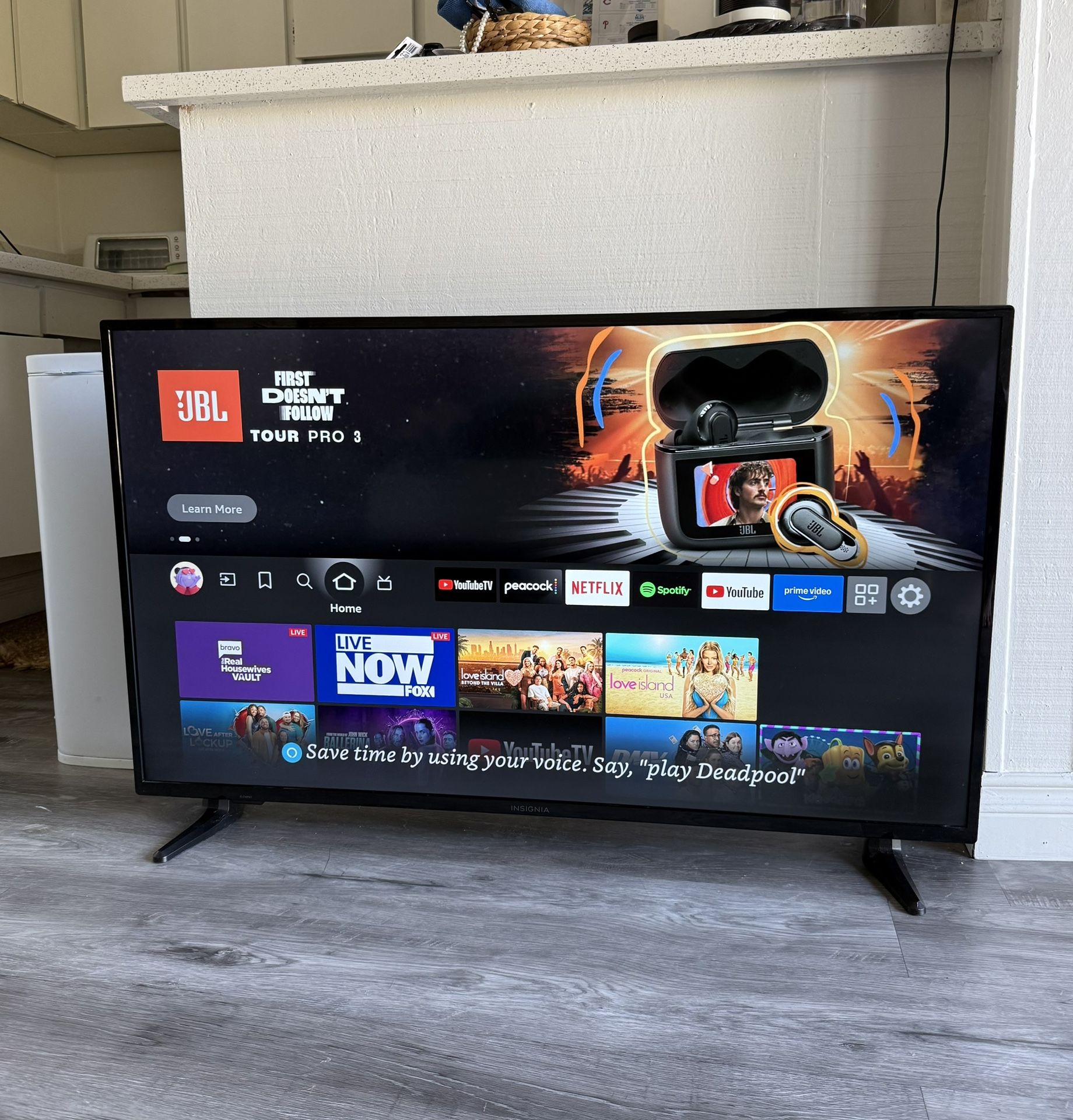 MUST GO 50” Smart Fire TV 4K - LIKE NEW