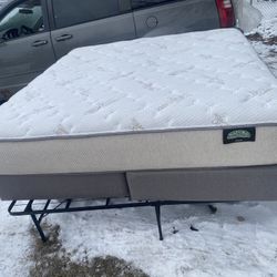 King Mattress And Split Box