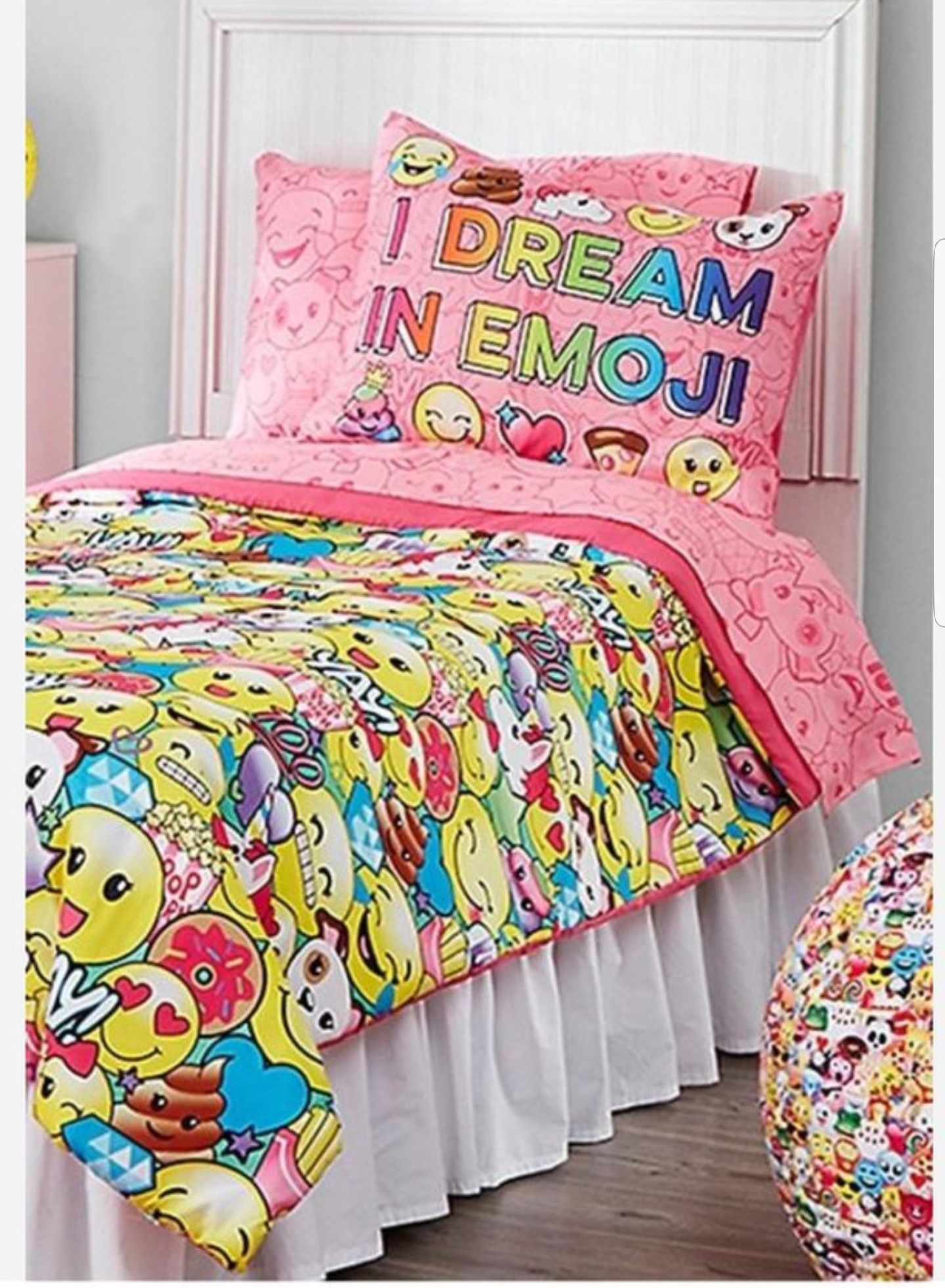 Justice Emoji twin bedding set