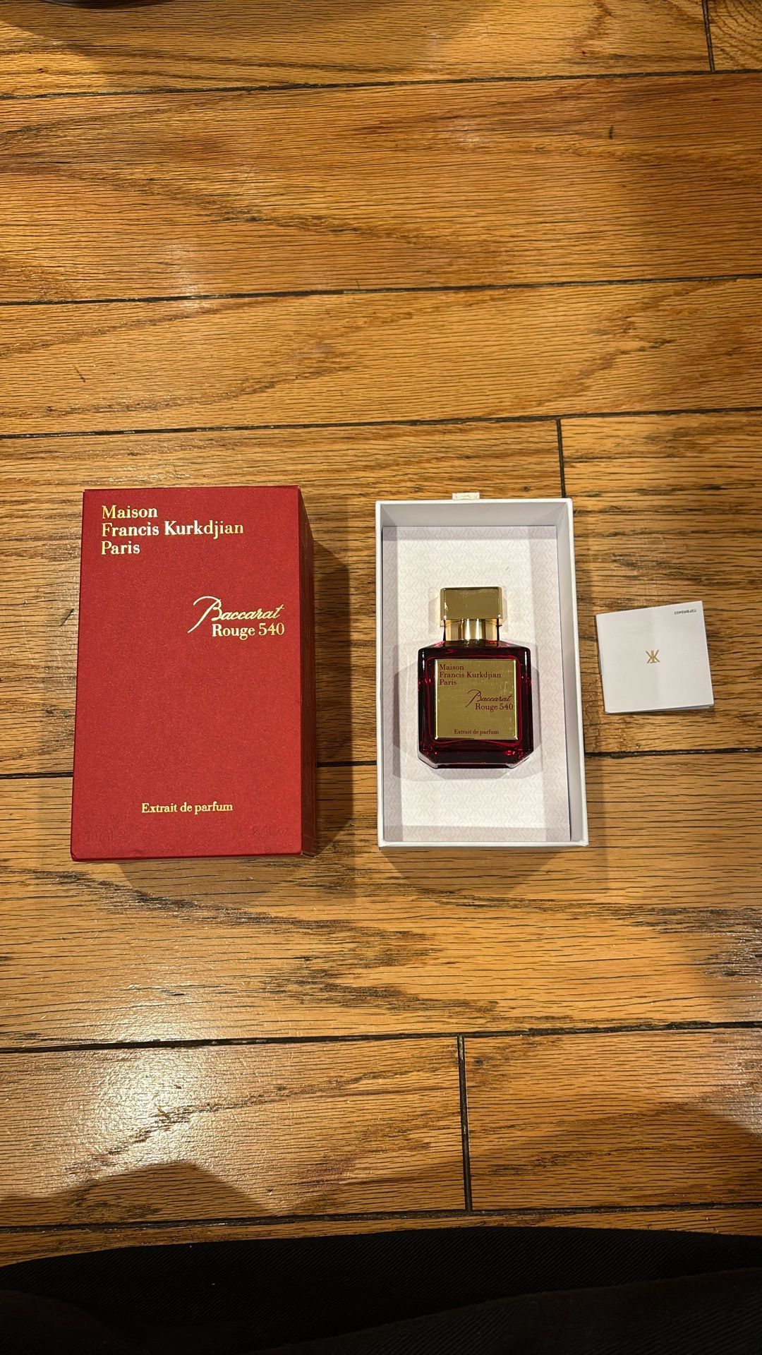 Baccahat Rouge 540 Cologne Smells Amazing Never Used