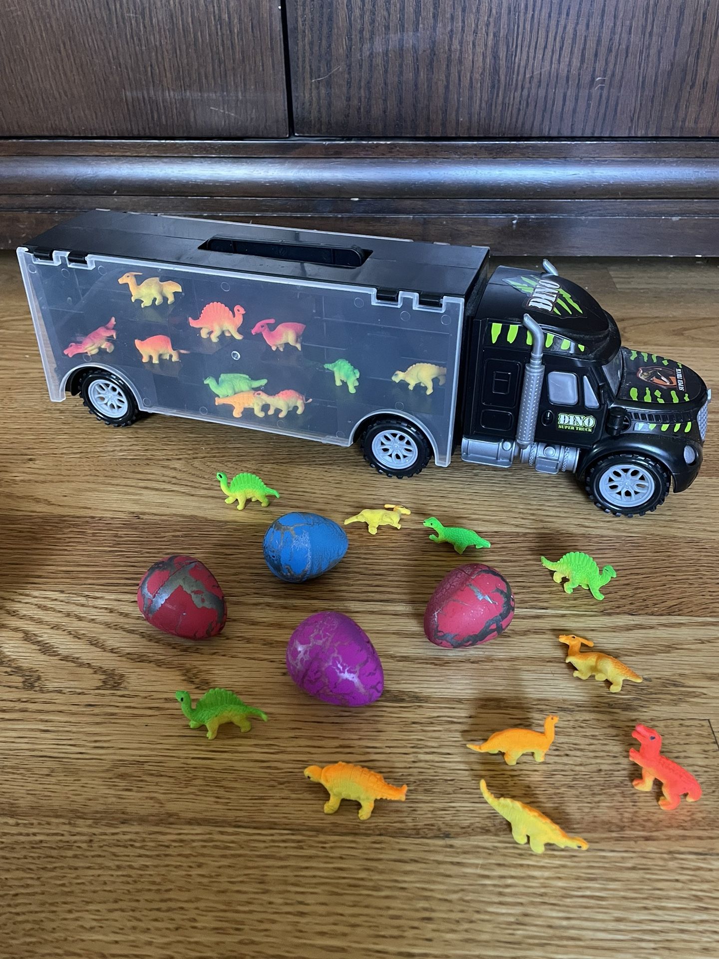 Matchbox Jurassic World Cars + Dinosaur Truck