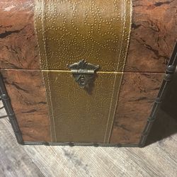 Unique Latching Box
