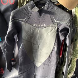 Men’s Wetsuit - O’Neill psycho 4 x 3 mm thick. All stitching is sealed and only used for a short period of time before I deployed overseas.