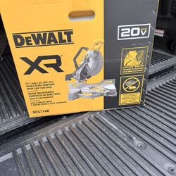 DEWALT 20-Volt MAX XR Cordless 10 in. Dual Bevel Fixed Miter Saw (Tool Only)