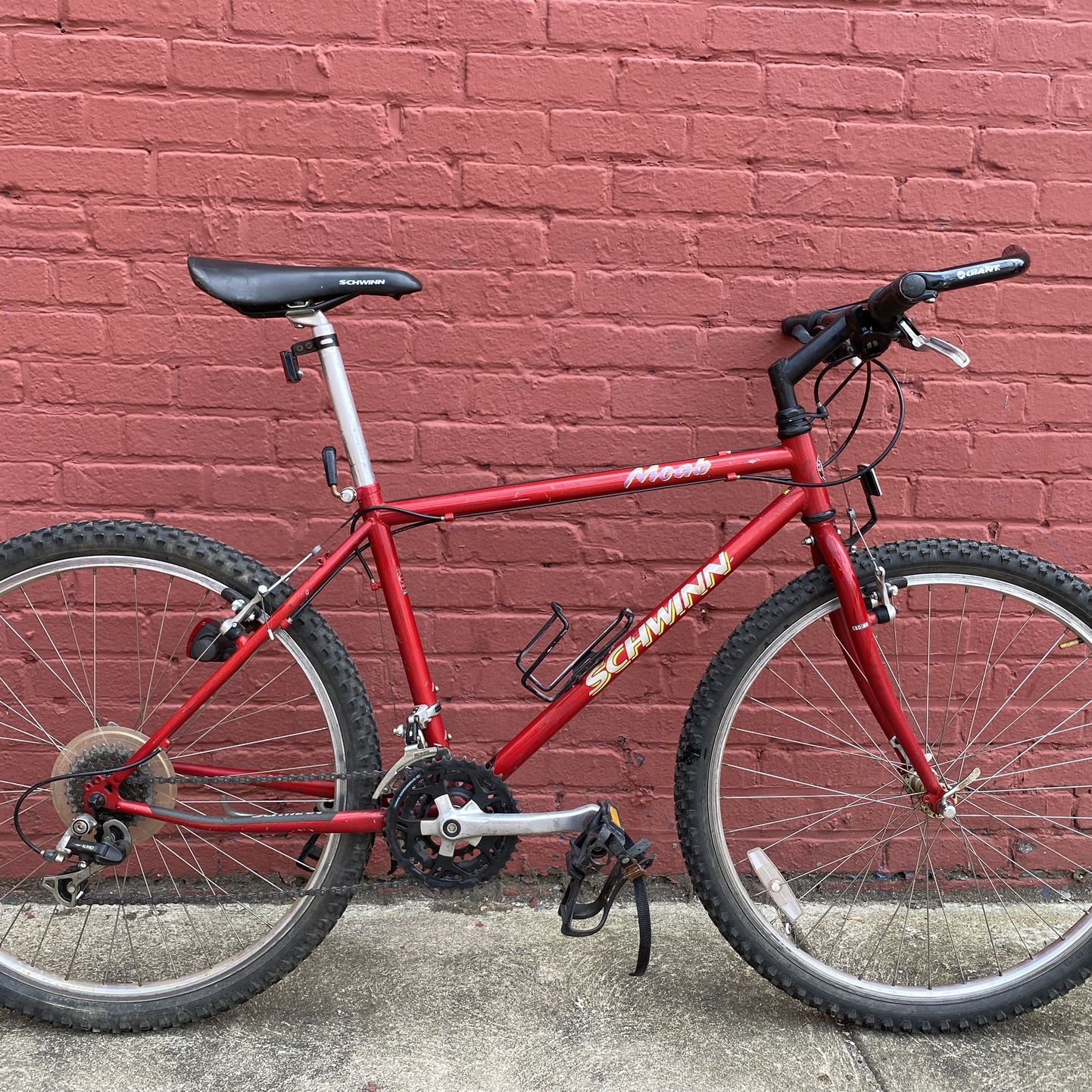 Schwinn Moab 1 Mountain Bike 26
