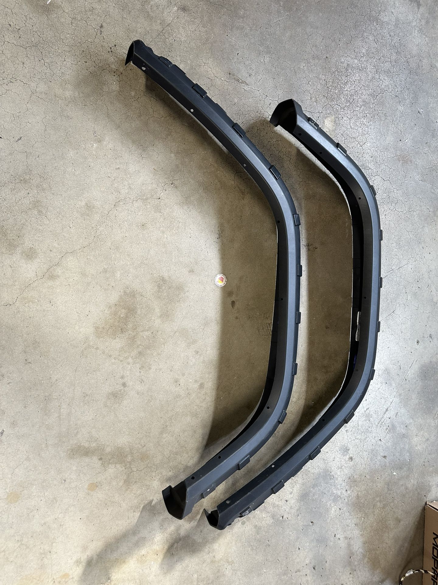 Jeep Wrangler Mopar Wheel Opening Flare Molding, Pair (Left And Right)