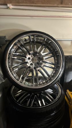 235/30ZR22 TRUCK RIMS $400