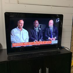 Sony Bravia KDL-26M4000 26" TV Television Excellent with Remote