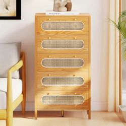5 Drawer Vertical Dresser with Handles