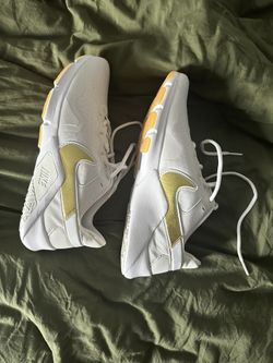 Nike Shoes - NEW Women’s Size 10 White