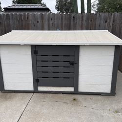 Dog house 