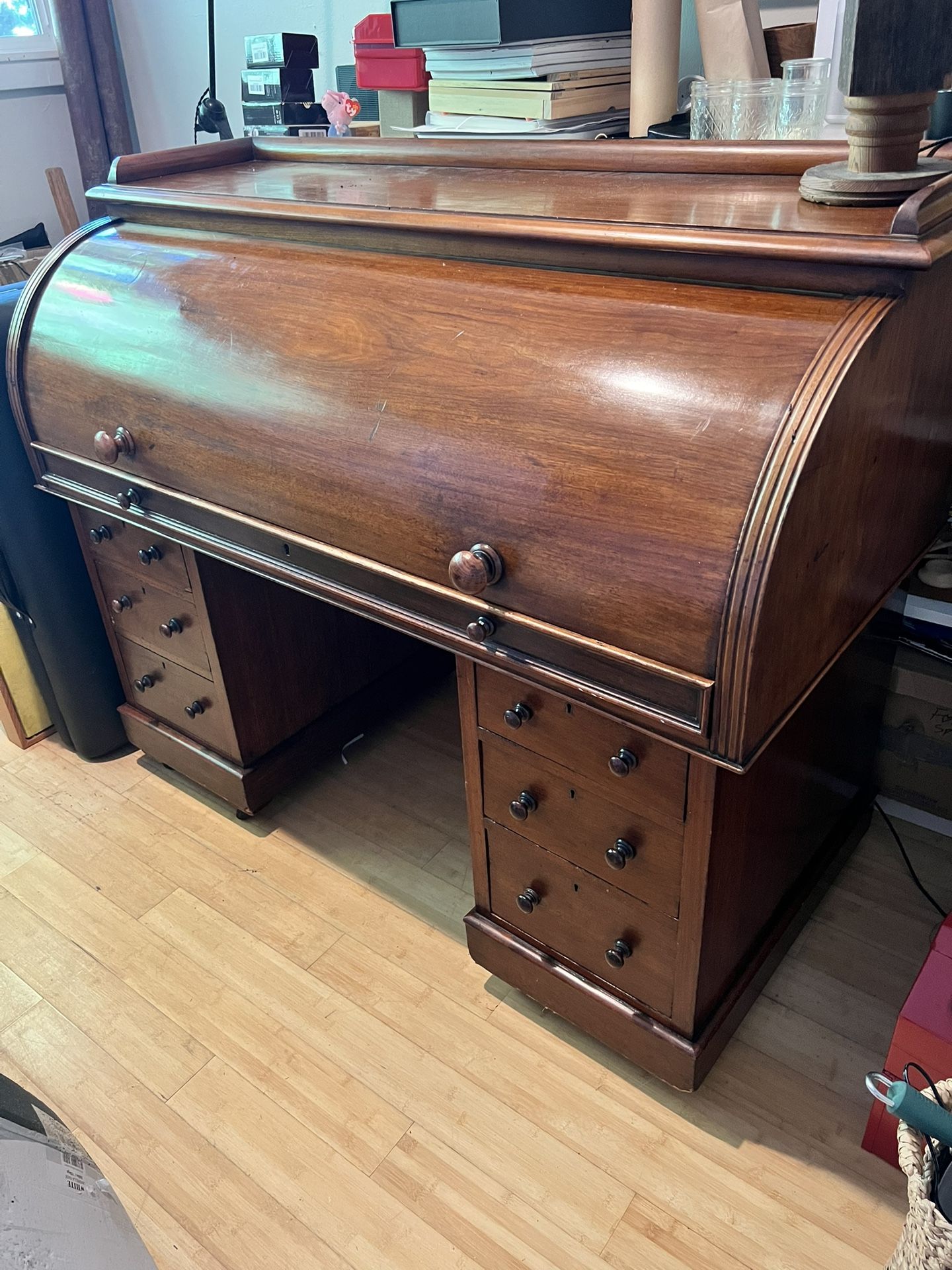 Vintage Roll-Top Wooden Desk – Solid Wood, Lots of Storage