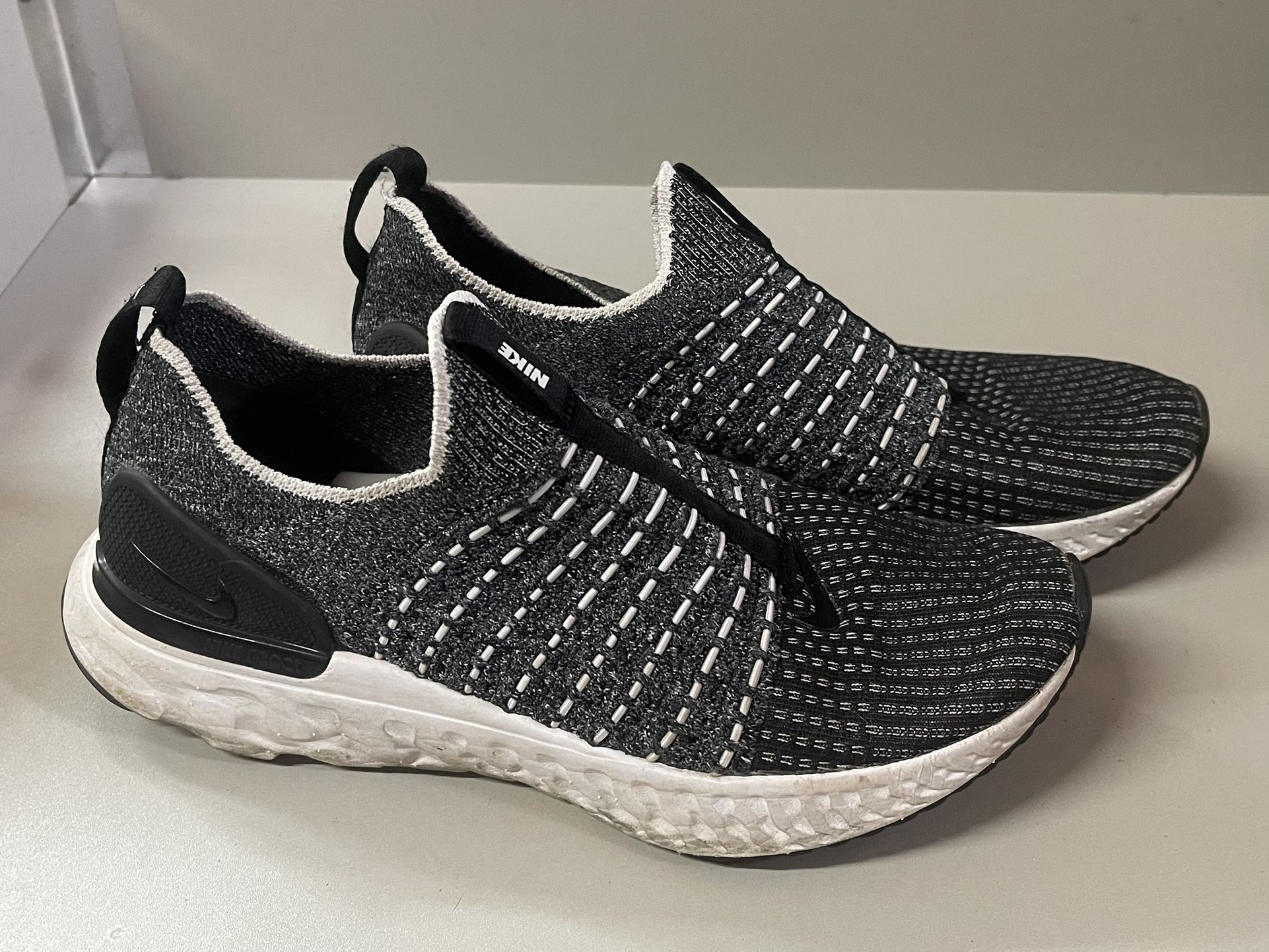 Nike React Phantom Run Flyknit 2 Oreo