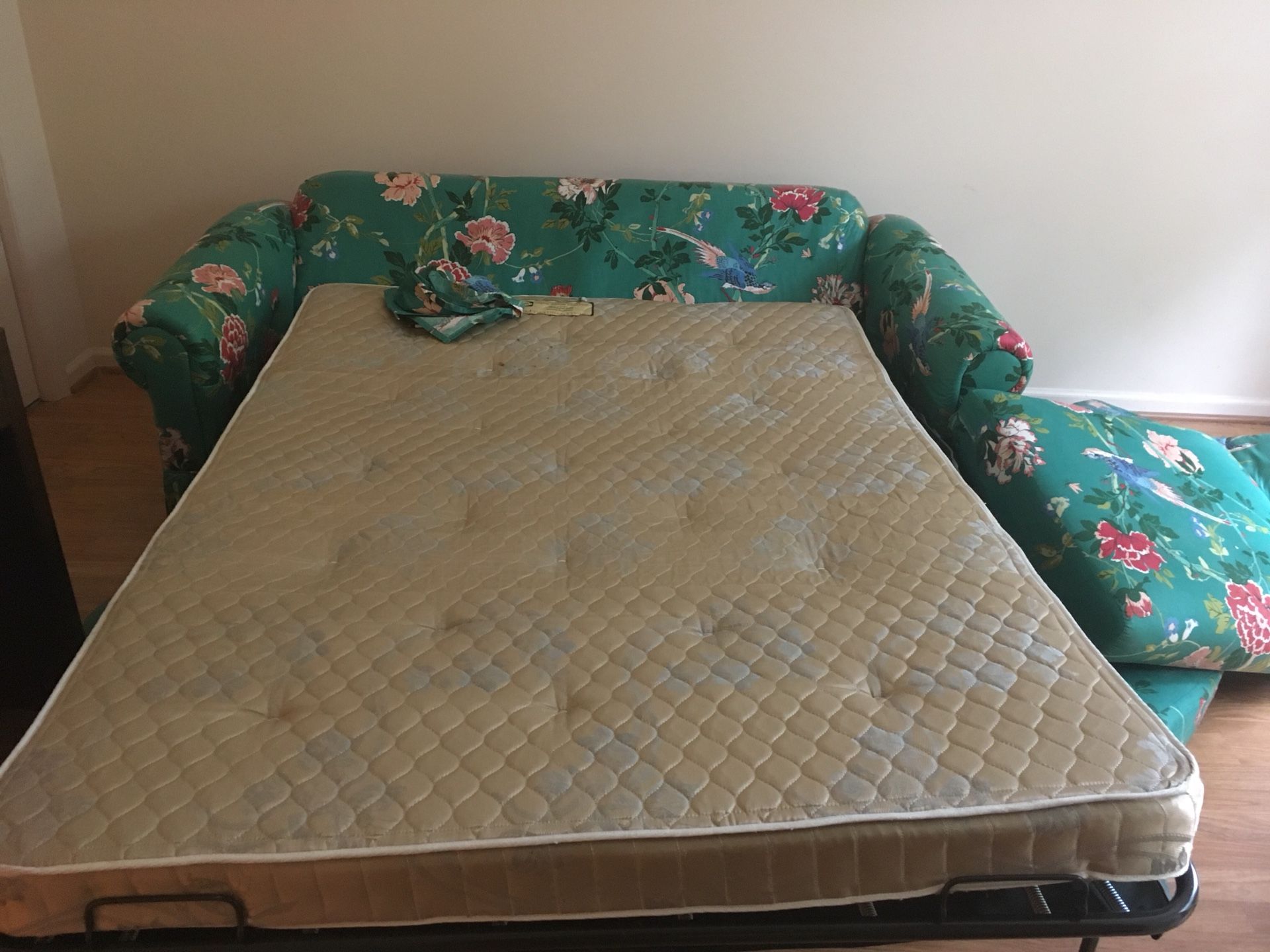 Pull out sofa bed no pets no stains no smells pick up in knightdale oh must have help to load firm price 45