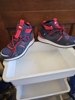 Brand new Lacoste Men's Run Breaker Sneakers size 9.5 ***NO BOX