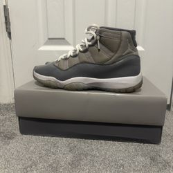 air jordan 11 retro cool grey (size 9.5)