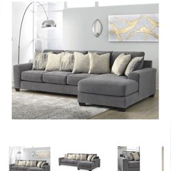 Sectional couch With Chaise 