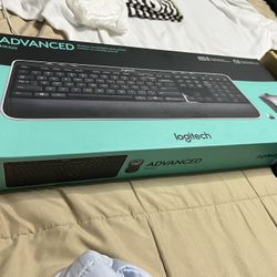 Logitech MK520 Wireless Keyboard and Mouse