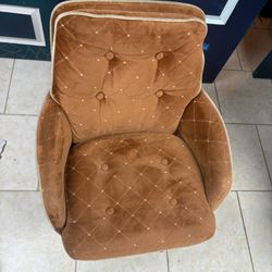 *AIRSTREAM CAPTAINS CHAIR! Original And In Good Condition 1984 Excella