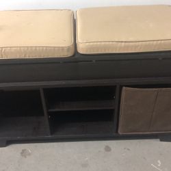 26”wx14”dx20”h Wooden storage bench
