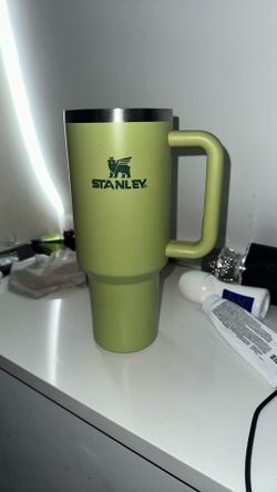 Green Stanley Quencher Tumbler - 40 oz