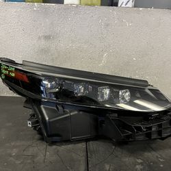 2016-2017-2018-2019 TOYOTA MIRAI RIGHT HEADLIGHT OEM USED