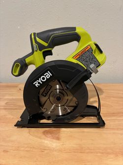 Ryobi ONE+ 18V Cordless 5 1/2 in. Circular Saw
