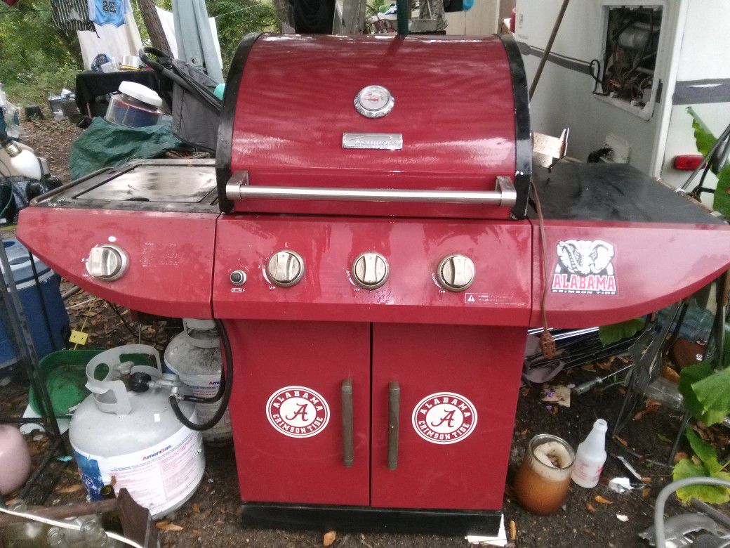 Alabama Gas Grill, Mini Refrigerator 