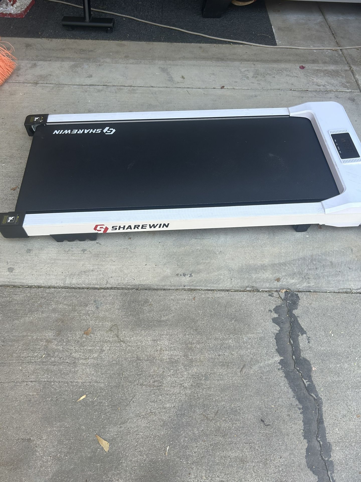 Treadmill 2-5HP Electric With Control Remote