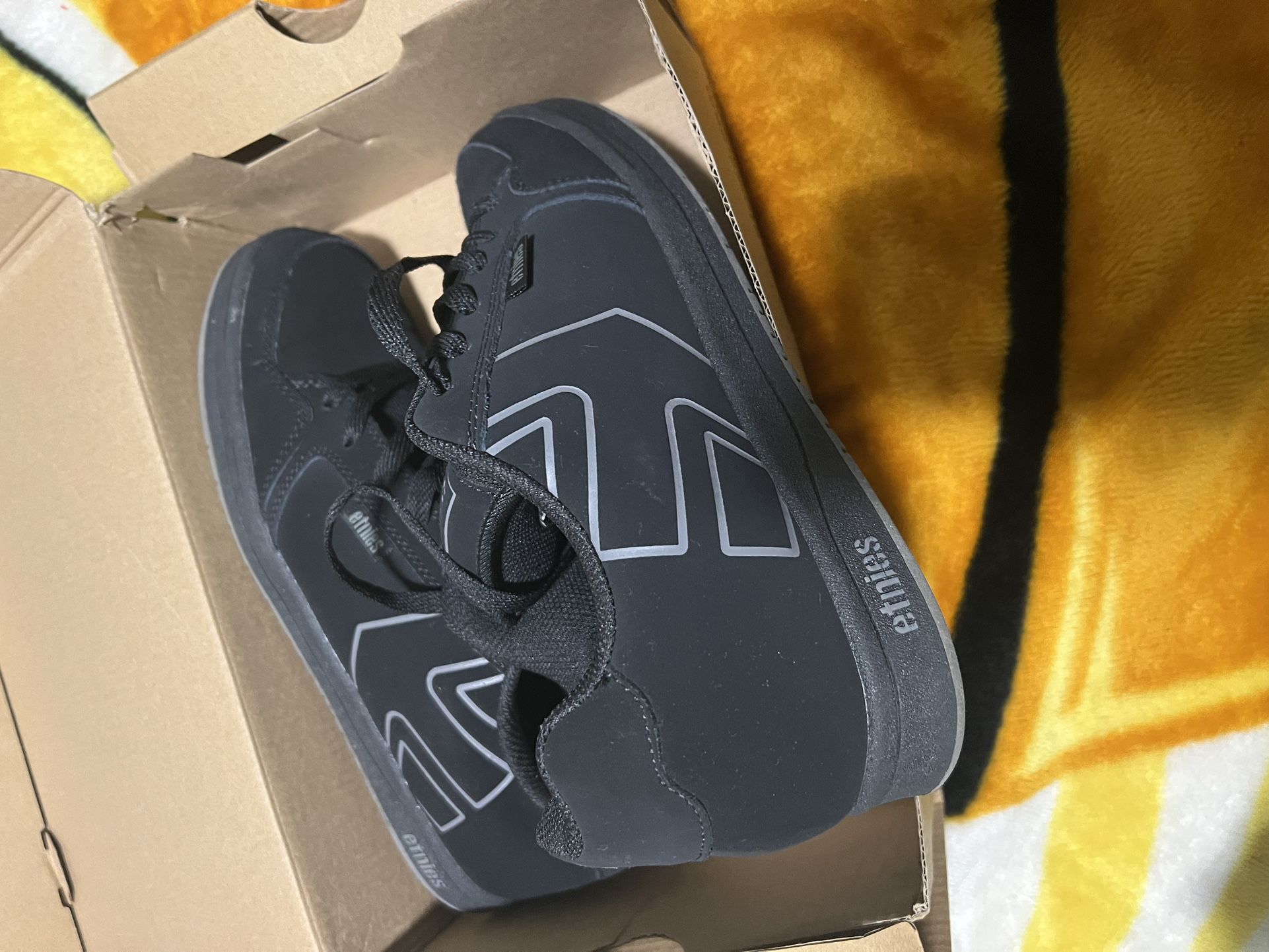 Black Etnies Shoes