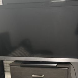 This is a Sony Bravia KDL-37EX500 LCD HDTV