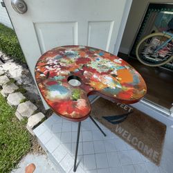 artist table (price negotiable)