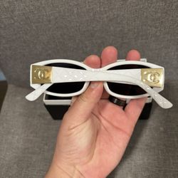 White SunGlasses 