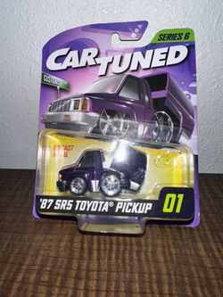 Car tuned  ‘87 SR5 Toyota pick up lowriders