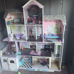 Doll House 
