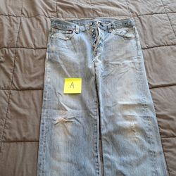 Levis 501 Jeans 33 x 30 - Distressed With Holes