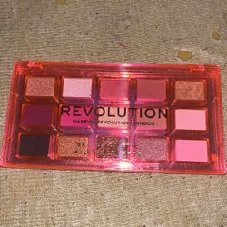 Revolution makeup revolution lending shadow palette palettes De Fards