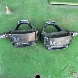 Look Cycling pedals