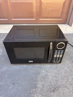 Sunbeam 900W Countertop Microwave
