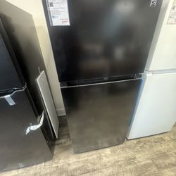 Kenmore 30” Top Freezer Refrigerator W Ice-maker 