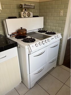 Free O’Keefe and Merritt Stove