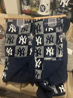 New York Yankees Super Soft Faux Shearling Throw